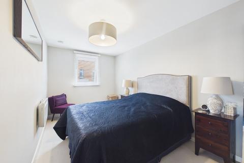 2 bedroom apartment for sale, Grays Place, Slough, Berkshire, SL2