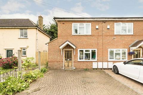 2 bedroom semi-detached house to rent, Woodstock Avenue, Isleworth TW7