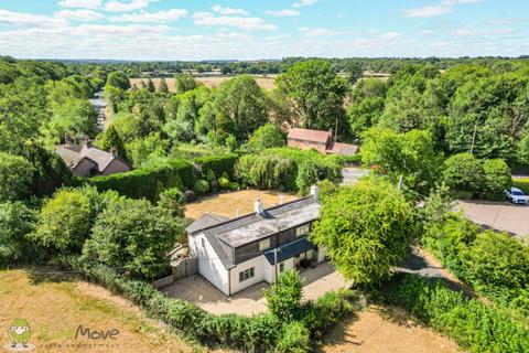 4 bedroom detached house for sale, Winston Avenue, Tadley RG26