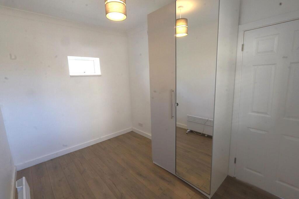 Walk-in wardrobe