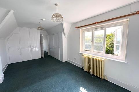3 bedroom flat to rent, South Lodge, Eastbourne, BN20