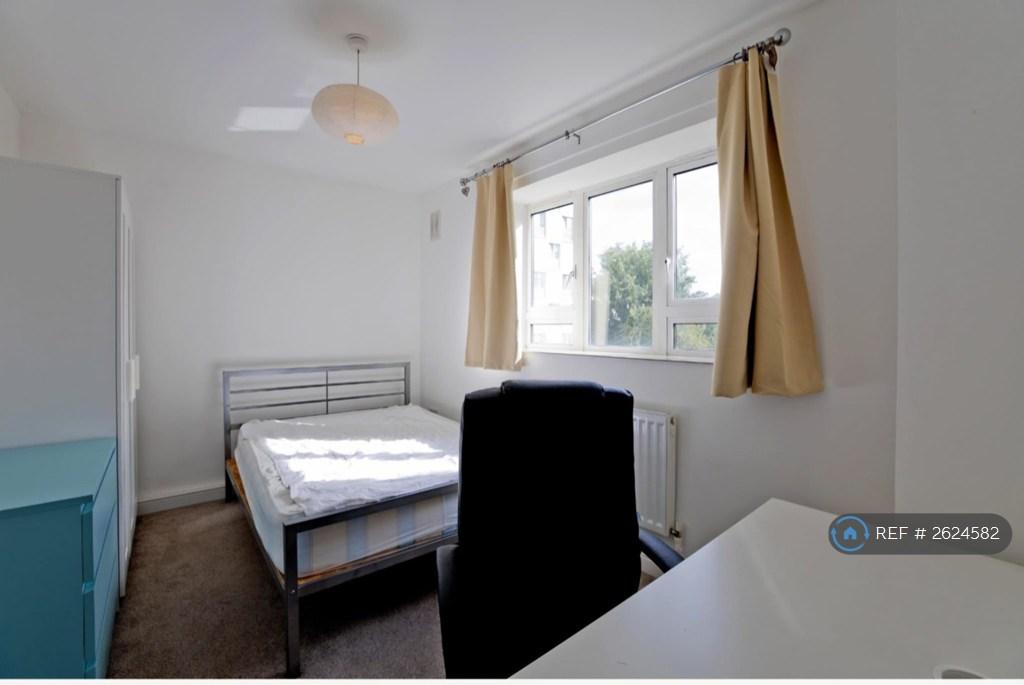 Apartment in London, Regents Park Estate, Fitzrovia - View 2