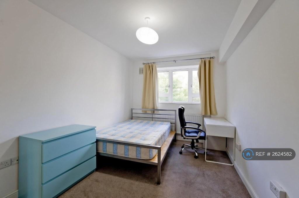 Apartment in London, Regents Park Estate, Fitzrovia - View 4