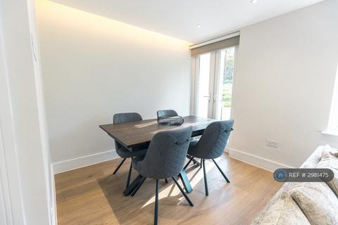 4 bedroom maisonette to rent, Harney Court, London, SE14