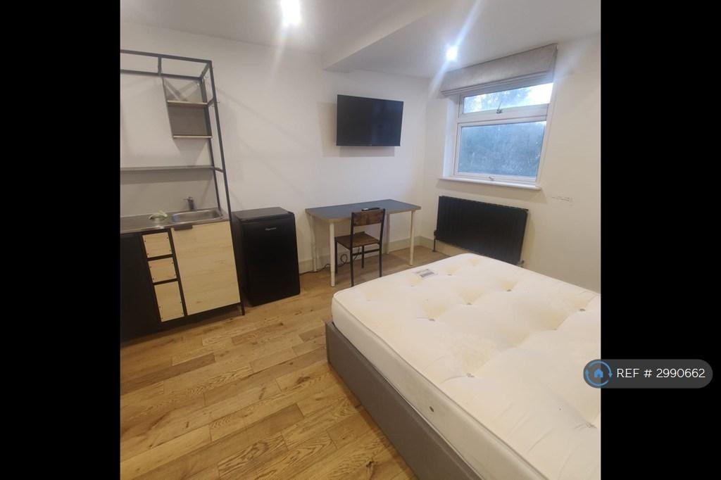 Apartment in London - View 2