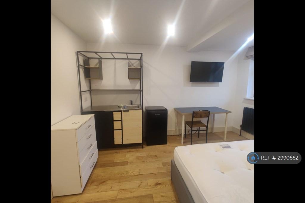 Apartment in London - View 3