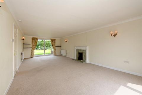4 bedroom detached house to rent, Fornham All Saints, Bury St. Edmunds, Suffolk, IP28