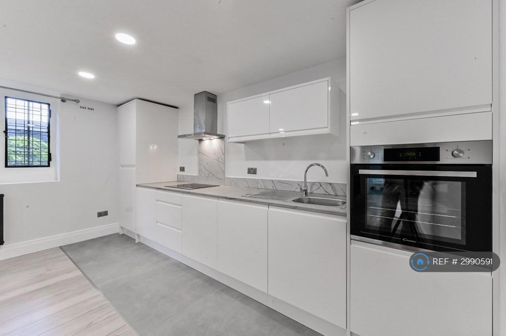 Apartment in London - More