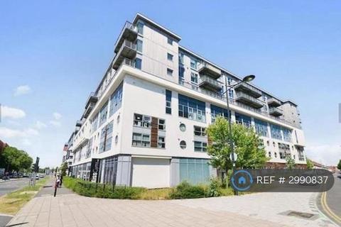 2 bedroom flat to rent, Beckhampton St, Swindon, SN1
