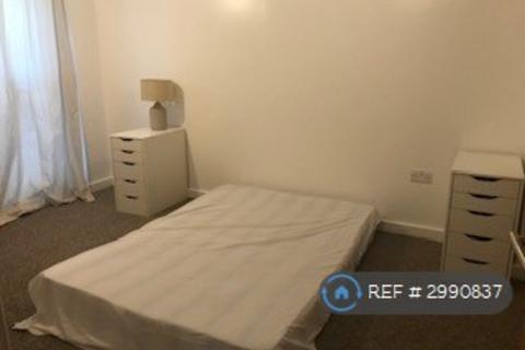 2 bedroom flat to rent, Beckhampton St, Swindon, SN1