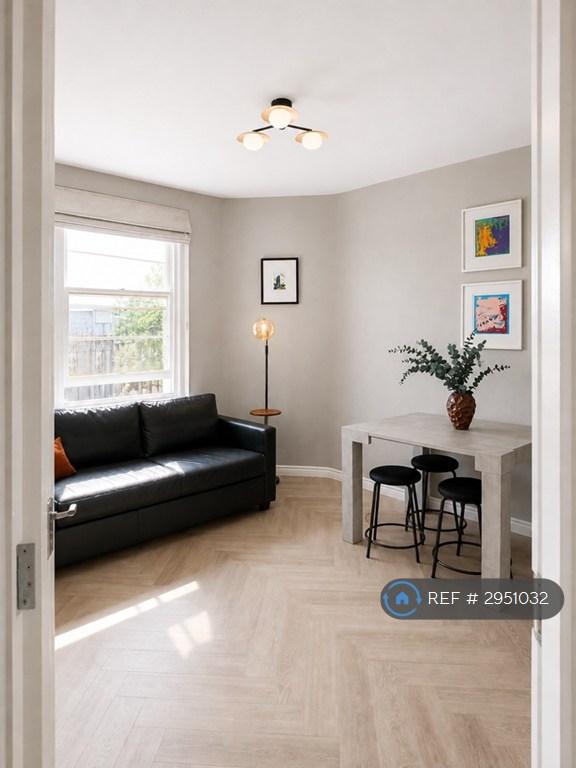 Apartment in London - View 2