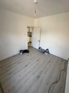 2 bedroom flat to rent, 9 Rectory Road , London  E12