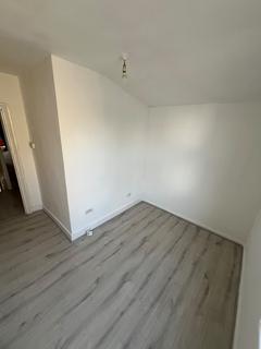 2 bedroom flat to rent, 9 Rectory Road , London  E12