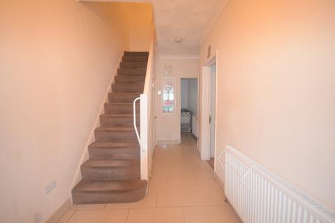3 bedroom terraced house to rent, Malvern Drive, IG3 9DP