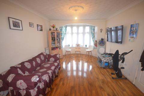 3 bedroom terraced house to rent, Malvern Drive, IG3 9DP