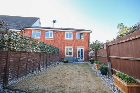3 bedroom end of terrace house for sale, Heron Croft, Ely CB7