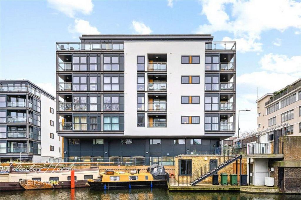 Apartment in LONDON - View 2