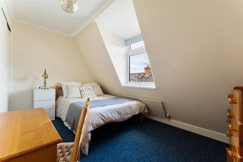 4 bedroom house share to rent, Clifton Road, Salisbury