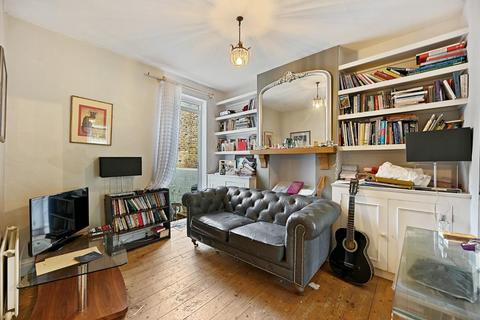 1 bedroom ground floor flat for sale, Landor Walk, London