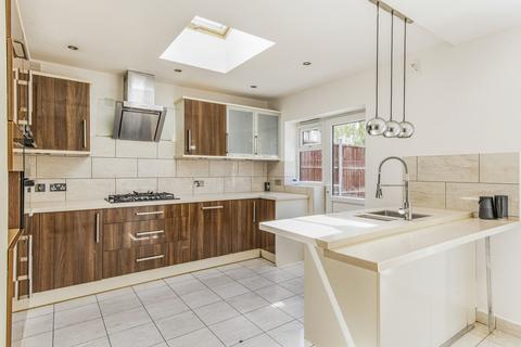 4 bedroom end of terrace house to rent, Cameron Road London SE6