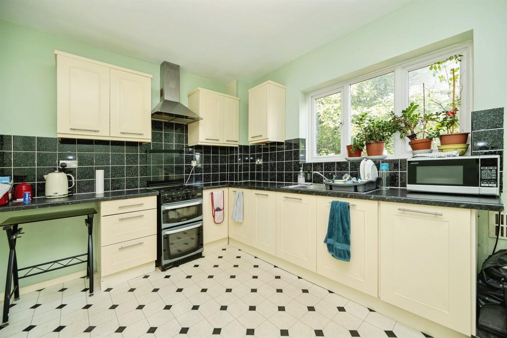 House in Birmingham, West Midlands - View 2