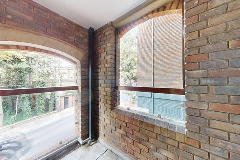 2 bedroom apartment for sale, Mallard Court, TW10
