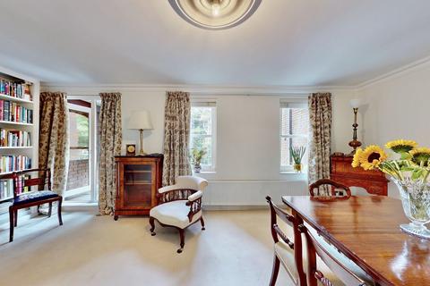 2 bedroom apartment for sale, Mallard Court, TW10