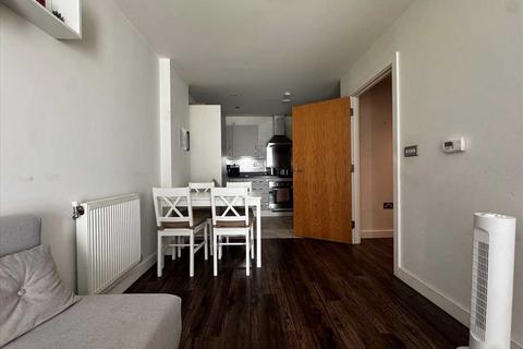 2 bedroom apartment to rent, Chapel Court, Romford, Romford