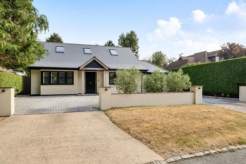 Leazes Avenue, Caterham CR3
