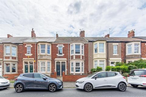 2 bedroom flat to rent, Naters Street, Whitley Bay, NE26