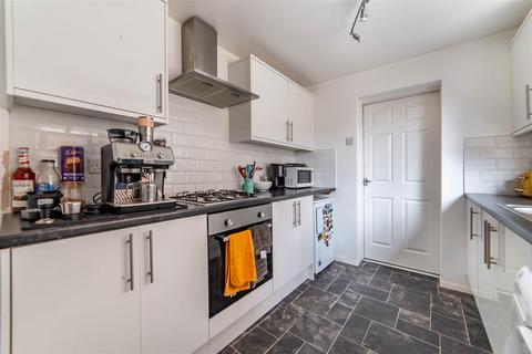 2 bedroom flat to rent, Naters Street, Whitley Bay, NE26