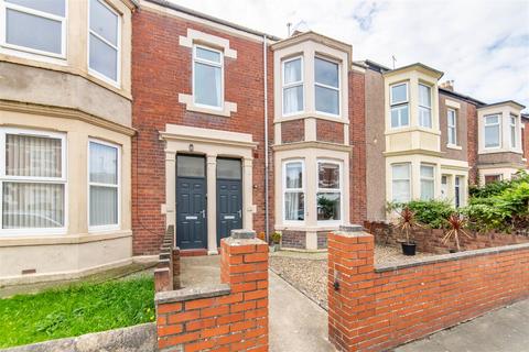 2 bedroom flat to rent, Naters Street, Whitley Bay, NE26