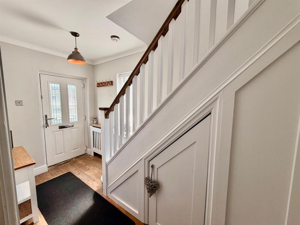 House in Oldham, Holt Lane End, Hollinwood - View 3