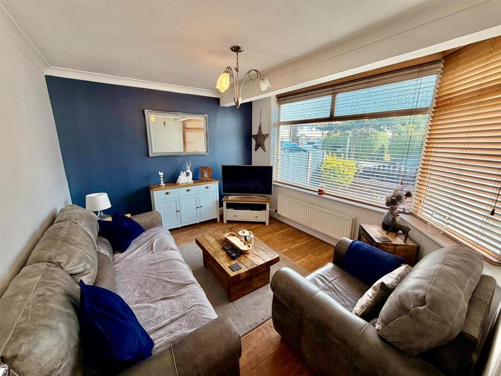 House in Oldham, Holt Lane End, Hollinwood - View 4