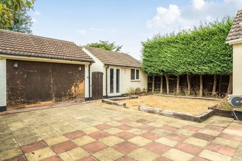 undefined, London Road, Berkshire RG40