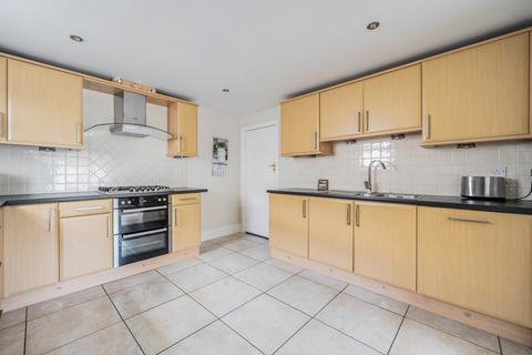 undefined, London Road, Berkshire RG40