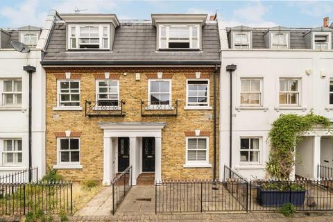 4 bedroom house to rent, Fernbank Mews, London SW12