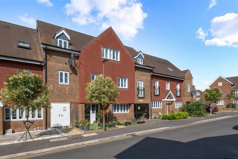 2 bedroom apartment for sale, Beatrice Square, Tadworth
