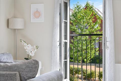 2 bedroom apartment for sale, Beatrice Square, Tadworth