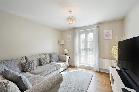 2 bedroom apartment for sale, Beatrice Square, Tadworth