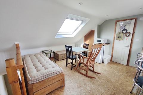 Studio to rent, Croft Avenue, Kidlington, Oxfordshire, OX5