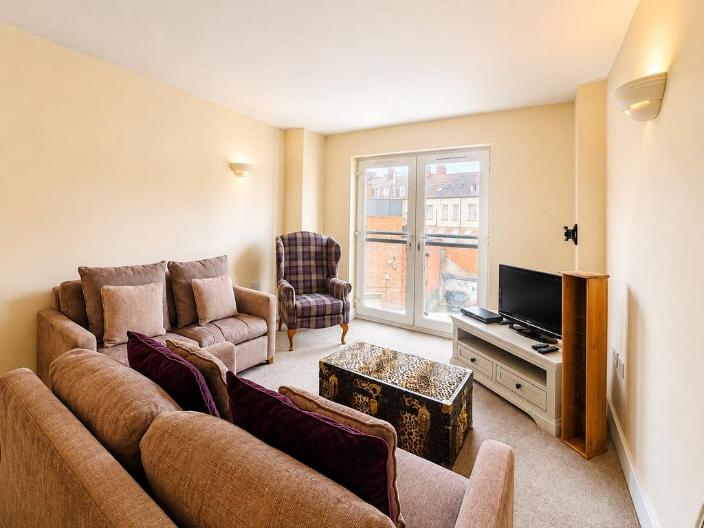 Apartment in Cardiff, Crockherbtown, Castle - View 5
