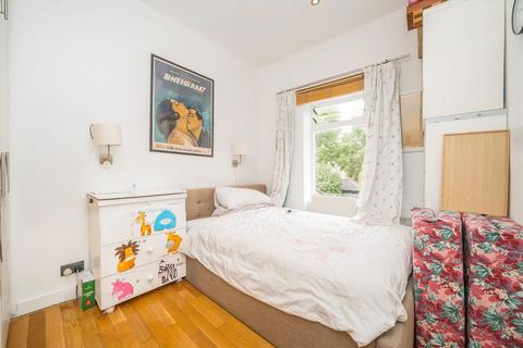 1 bedroom flat for sale, Boscombe Road, London W12