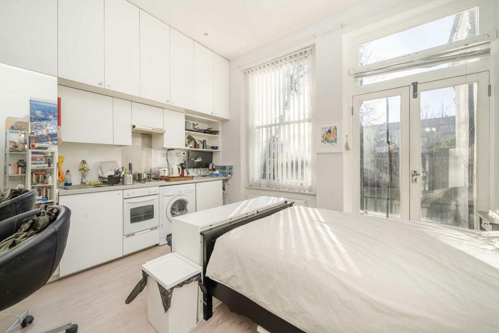 Apartment in London - View 2