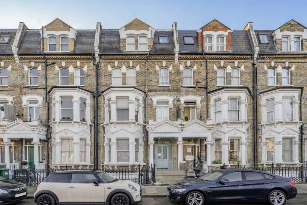 Apartment in London - View 5