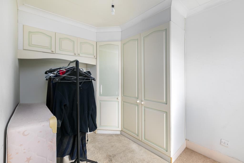 Walk-in wardrobe
