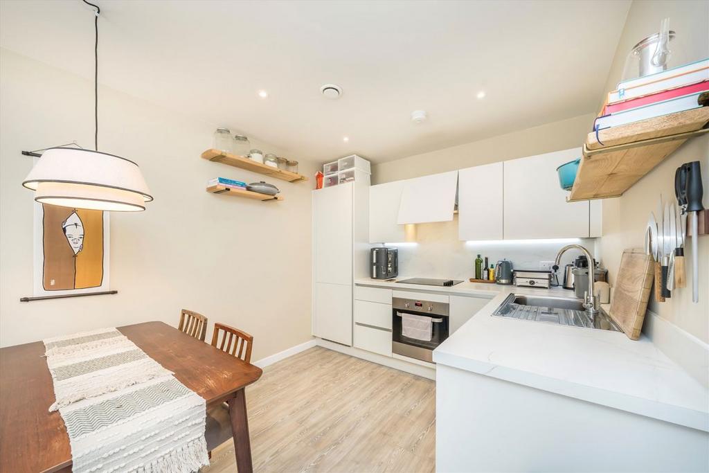 Apartment in London - View 3