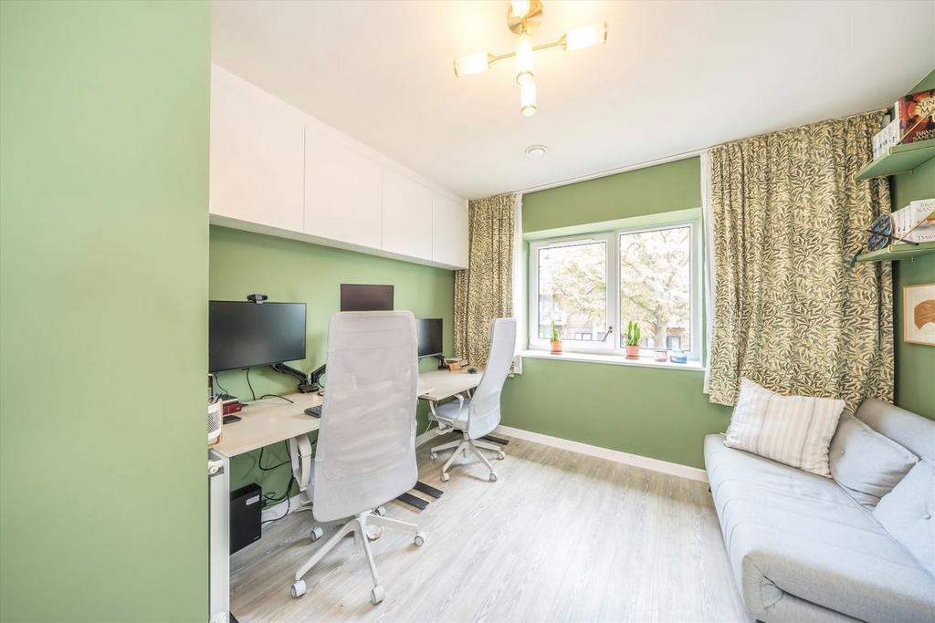 Apartment in London - View 5