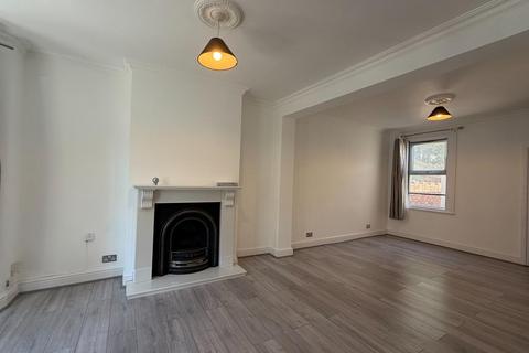 2 bedroom house to rent, Devon Road, Barking IG11
