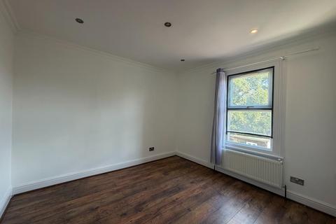 2 bedroom house to rent, Devon Road, Barking IG11